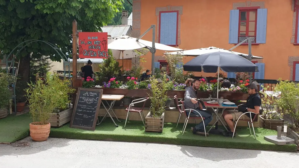 La terrasse ensoleillée du Bo Bar