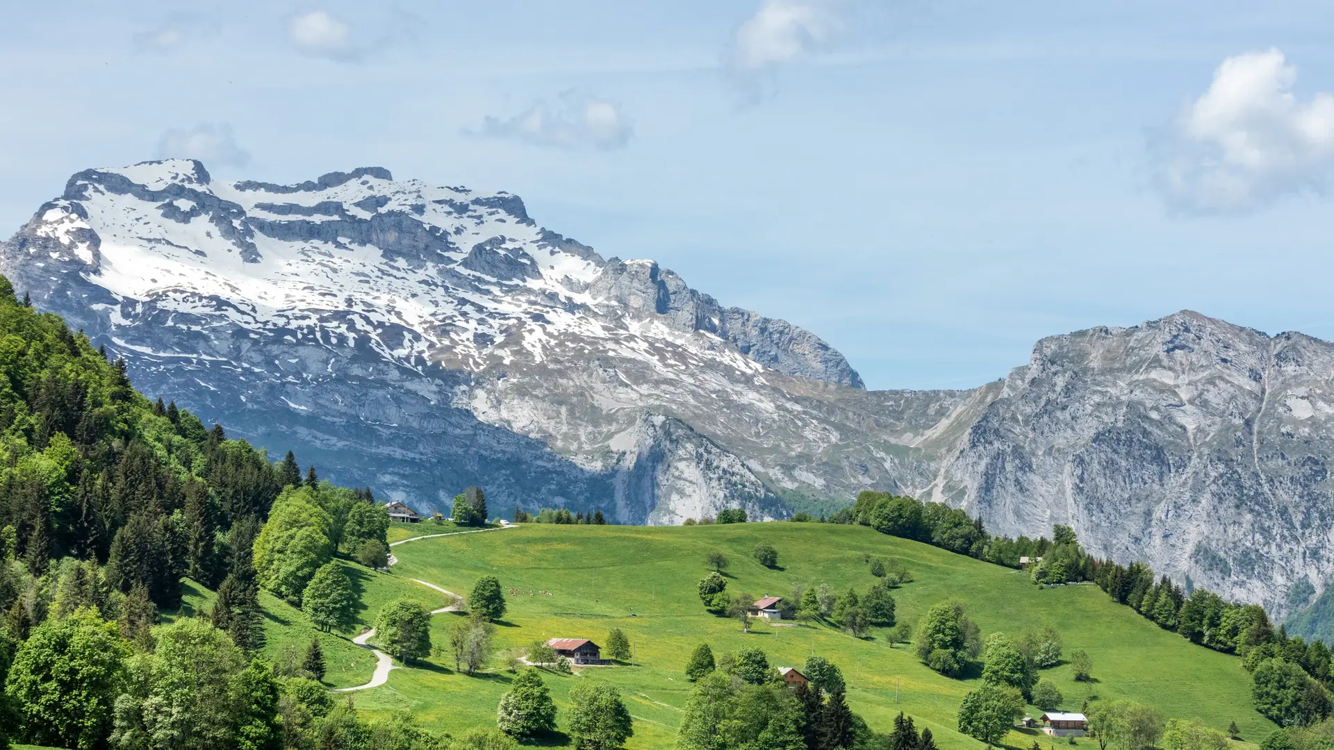 Sommets environnants - Tournette, Aiguille de Serraval, Mont Charvin et la Chaîne des Aravis