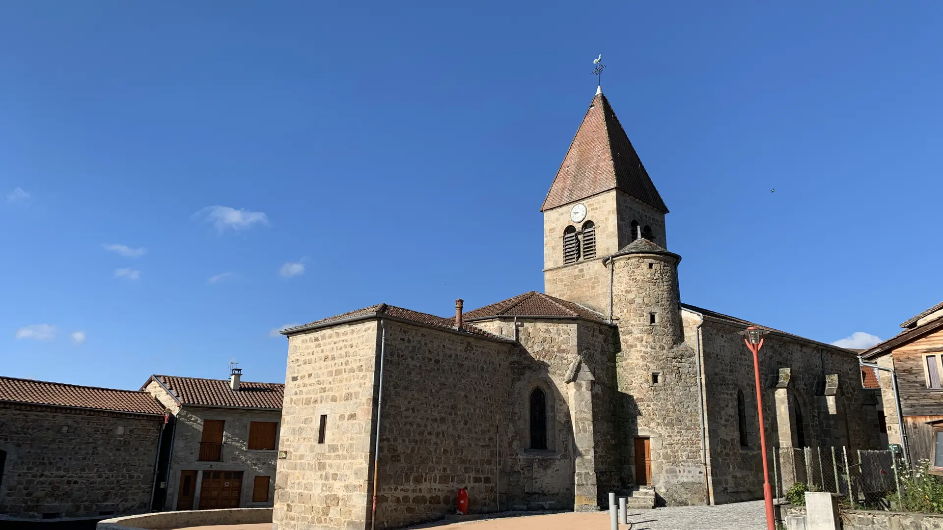 Eglise parvis