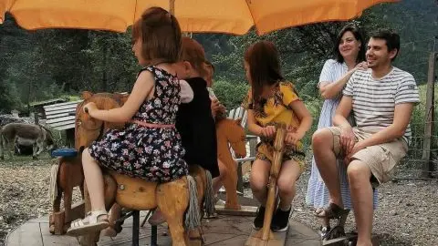 manège à propulsion parentale