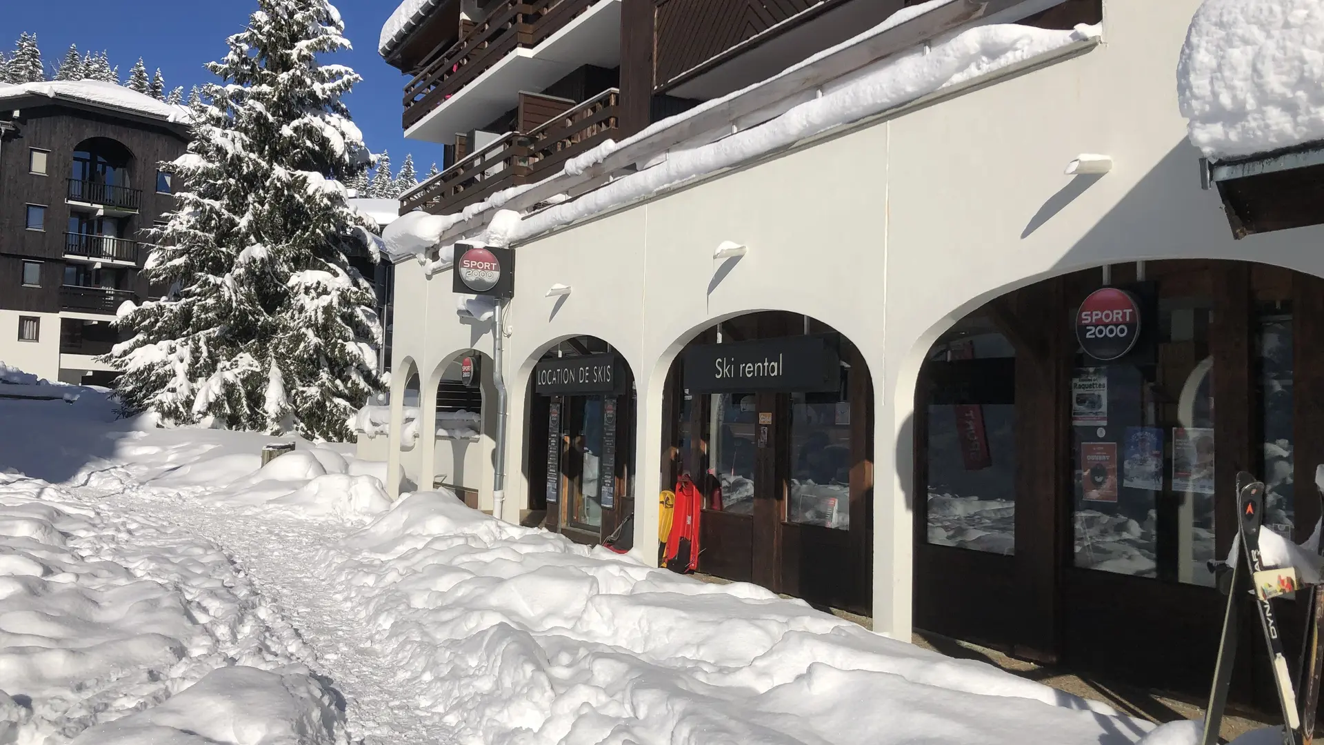 Extérieur magasin Sport 2000 Morillon 1100