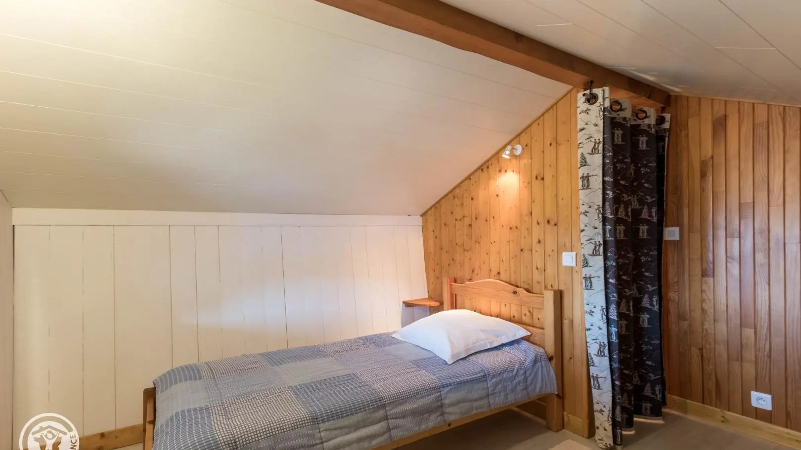 Mezzanine avec 2 lits simples de 90x190cm