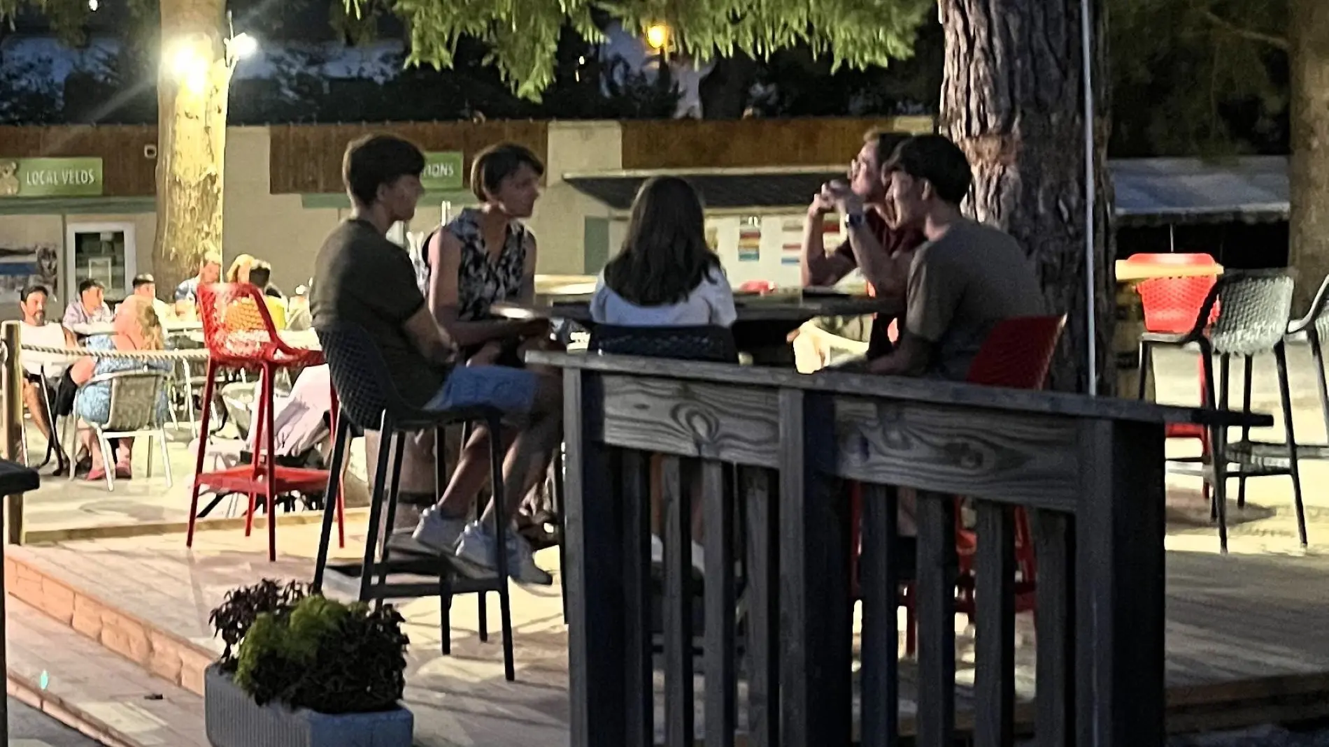 Terrasse et ambiance le soir