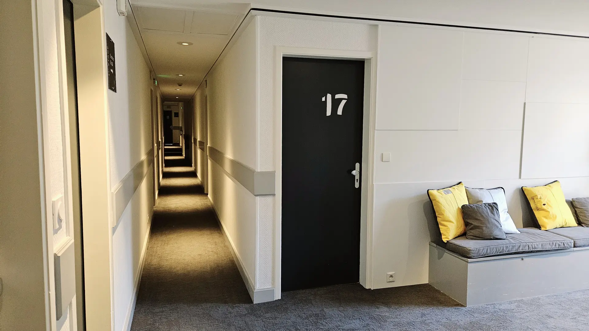 Couloirs et escaliers