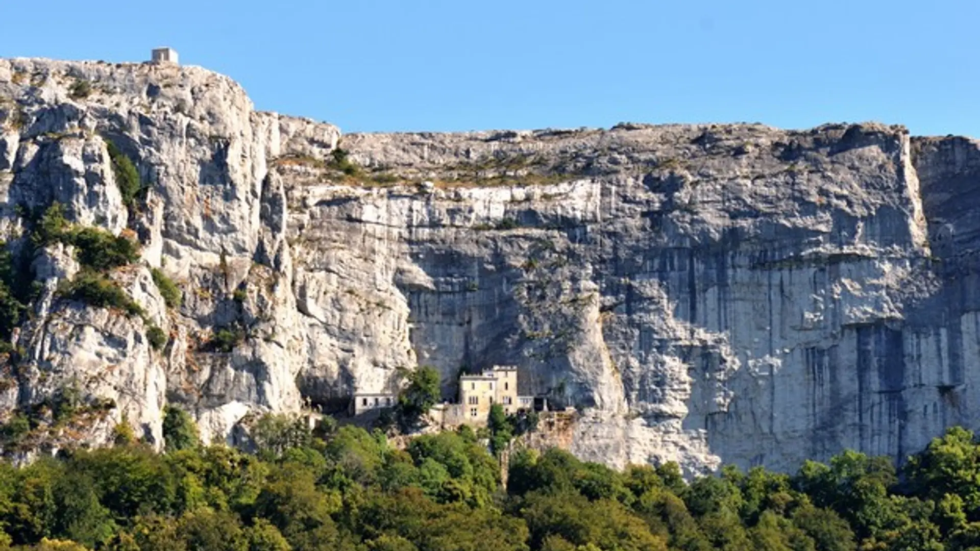 La grotte de Marie-Madeleine et la chapelle du Saint-Pilon