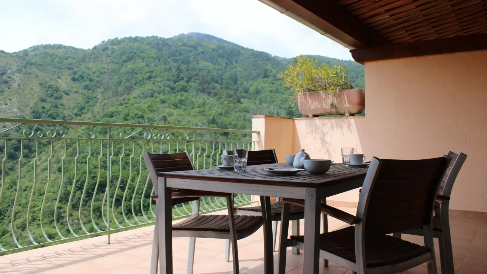 Gîte Le Brec d'Utelle-Terrasse-Utelle-Gîtes de France des Alpes-Maritimes