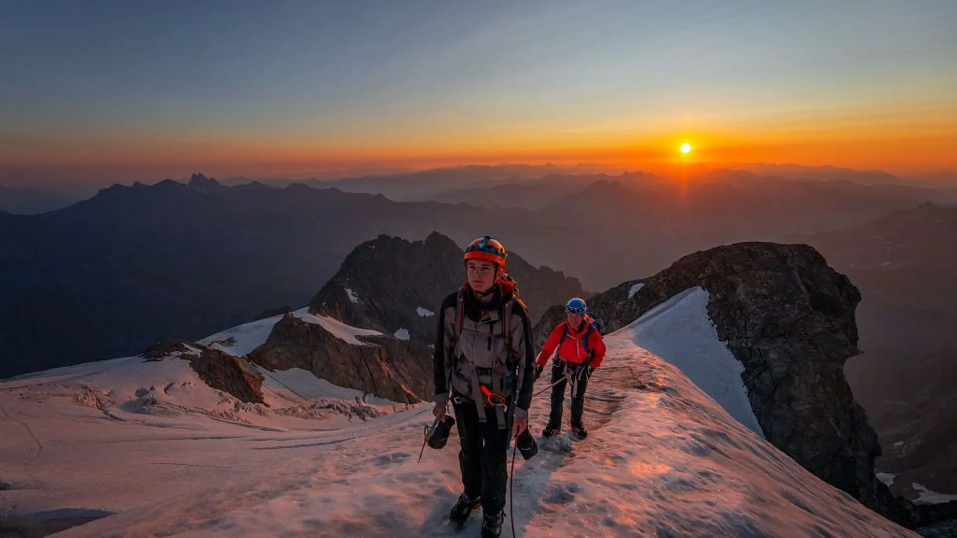 Lever de soleil sur la Meije Orientale