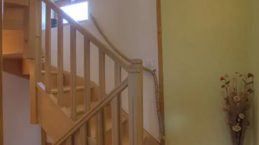 Escalier acces aux chambres