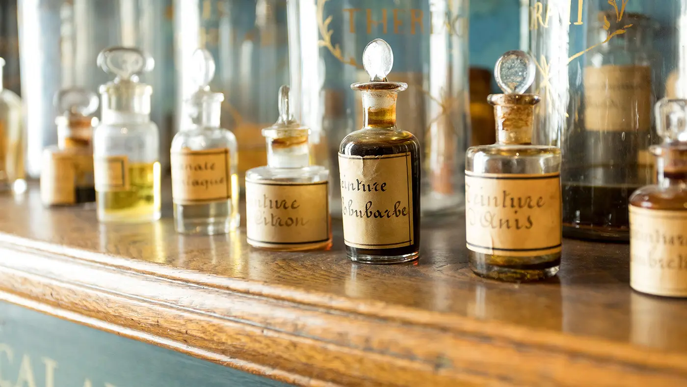 Fioles Apothicairerie de l'Hôtel Dieu à Bourg-en-Bresse