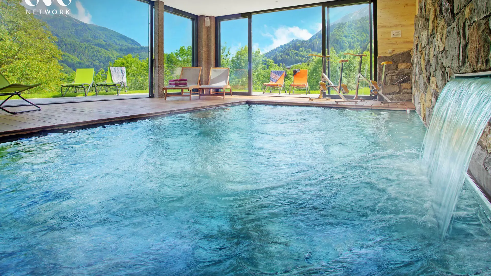 Piscine intérieure