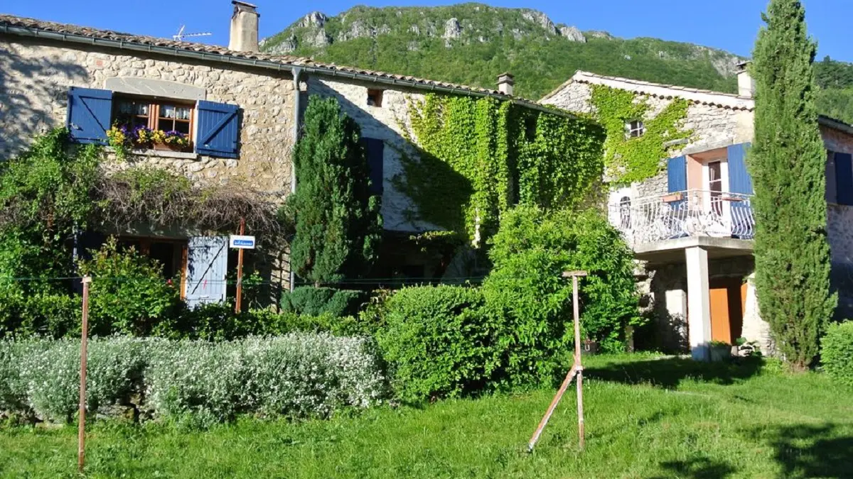 Ferme La Lucarne Châteauneuf-Miravail