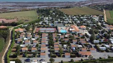 Vue aérienne du Flower Camping - Les Ilates