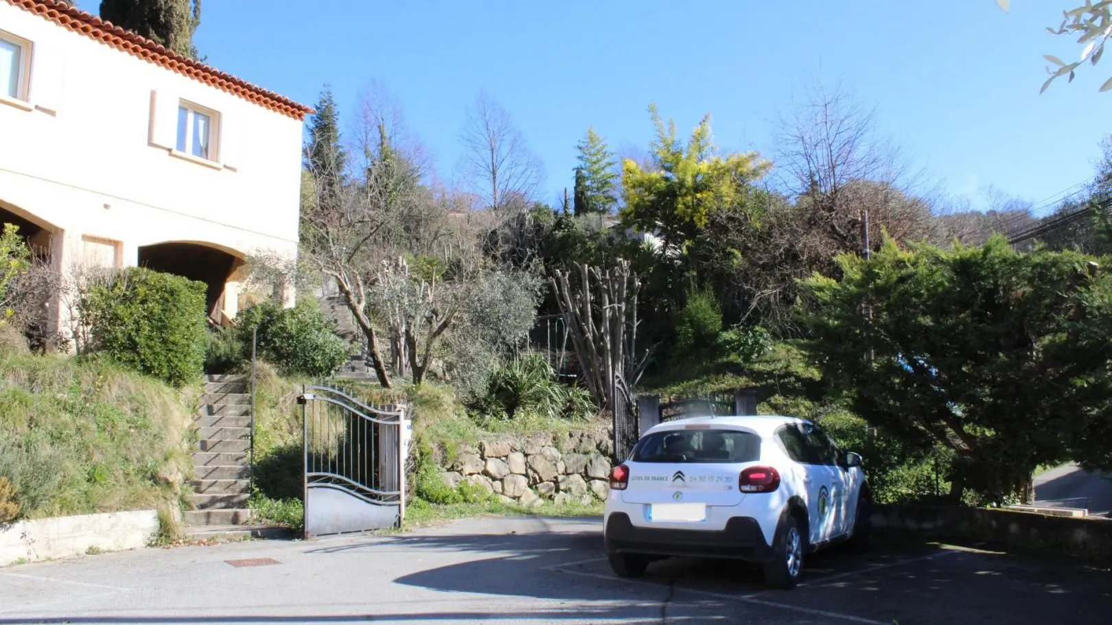 Gîte Tranquille-Parking-Contes-Gîtes de France des Alpes-Maritimes