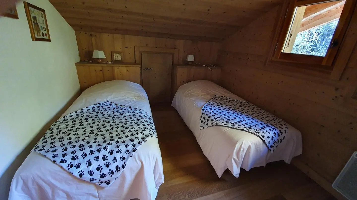 Chambre à l'étage côté Aravis