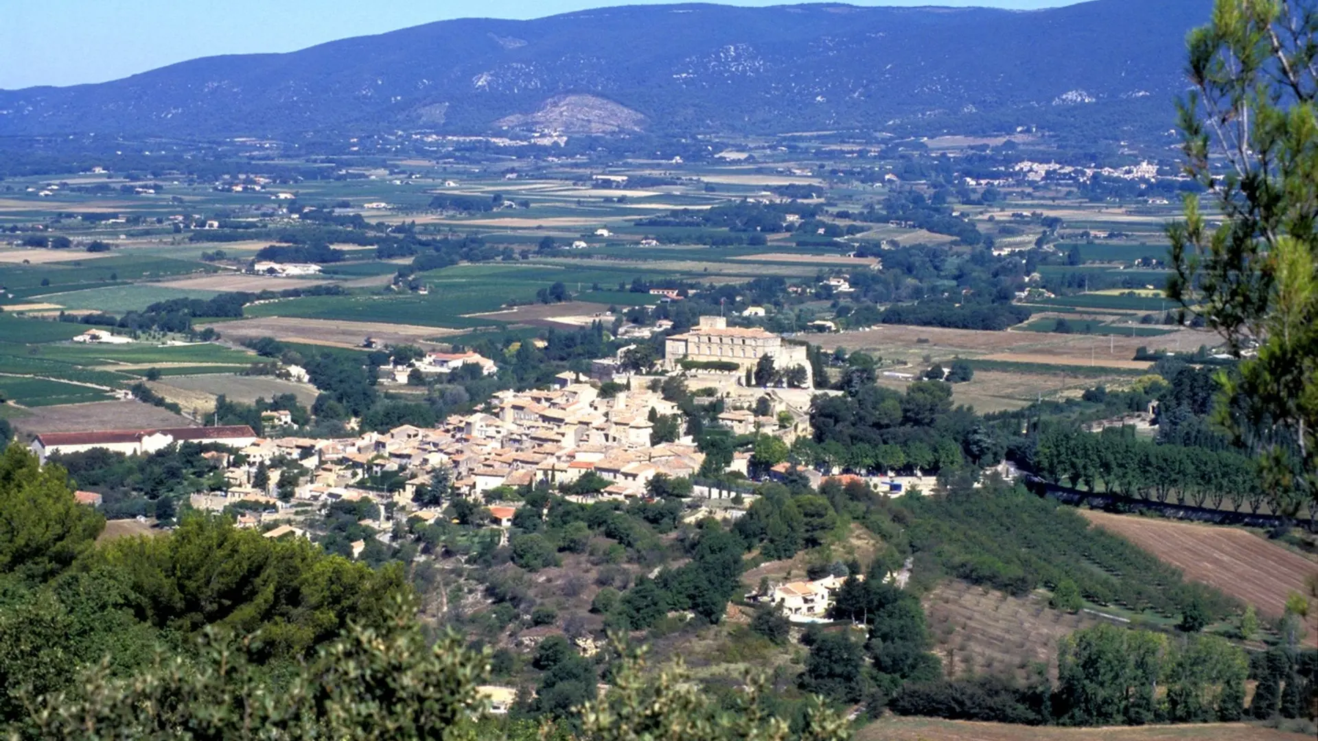 Ansouis depuis la colline des Pâtis