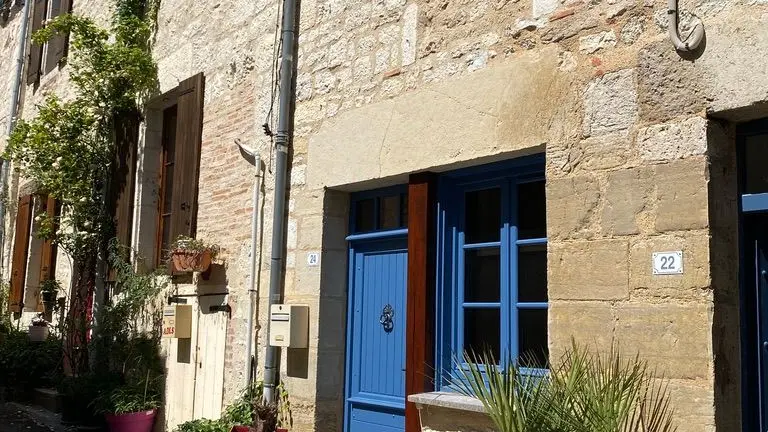 La façade extérieure de la Maison de Julie