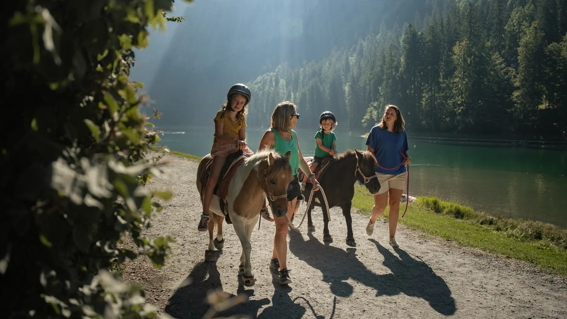 Balade à poney au Lac de Montriond