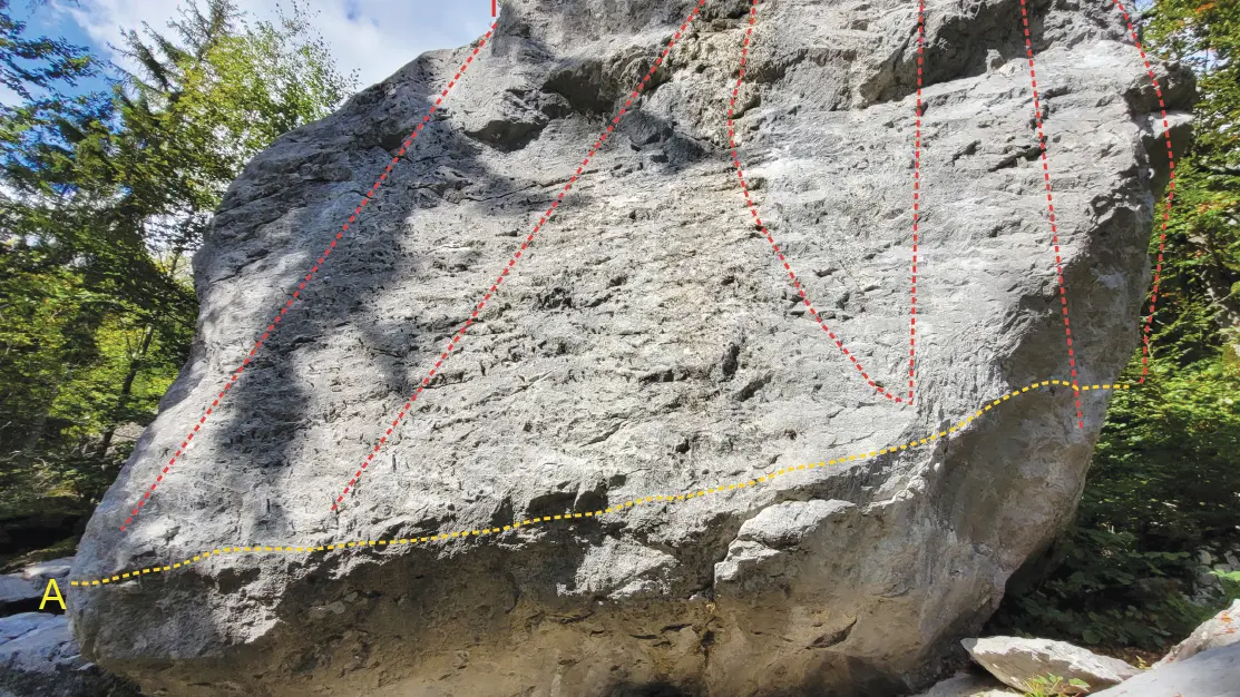 Bloc de Sancellemoz (face Sud)  1/ Pilier sud 5b 2/ Non équipé 3/ Le vieux piton 6a+ 4/ Le vieux garçon 6a+ 5/ Dré dedans 6b+ ? 6/ Dré dehors 6b+ ? A/ Traversée du bloc 8a Relais en haut de la 1 / 2 et 3 commun / 4, 5 et 6 commun