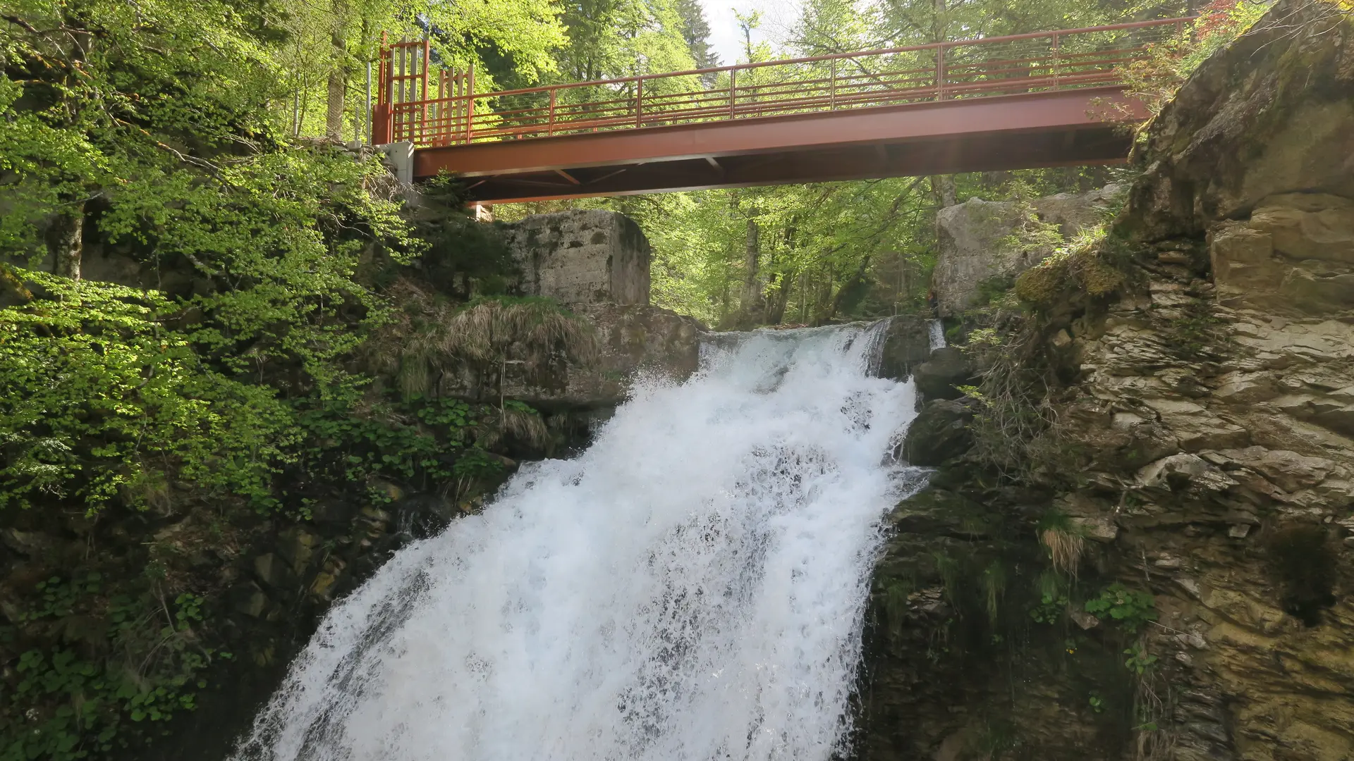 Cascade d'Ardent vue depuis la plateforme