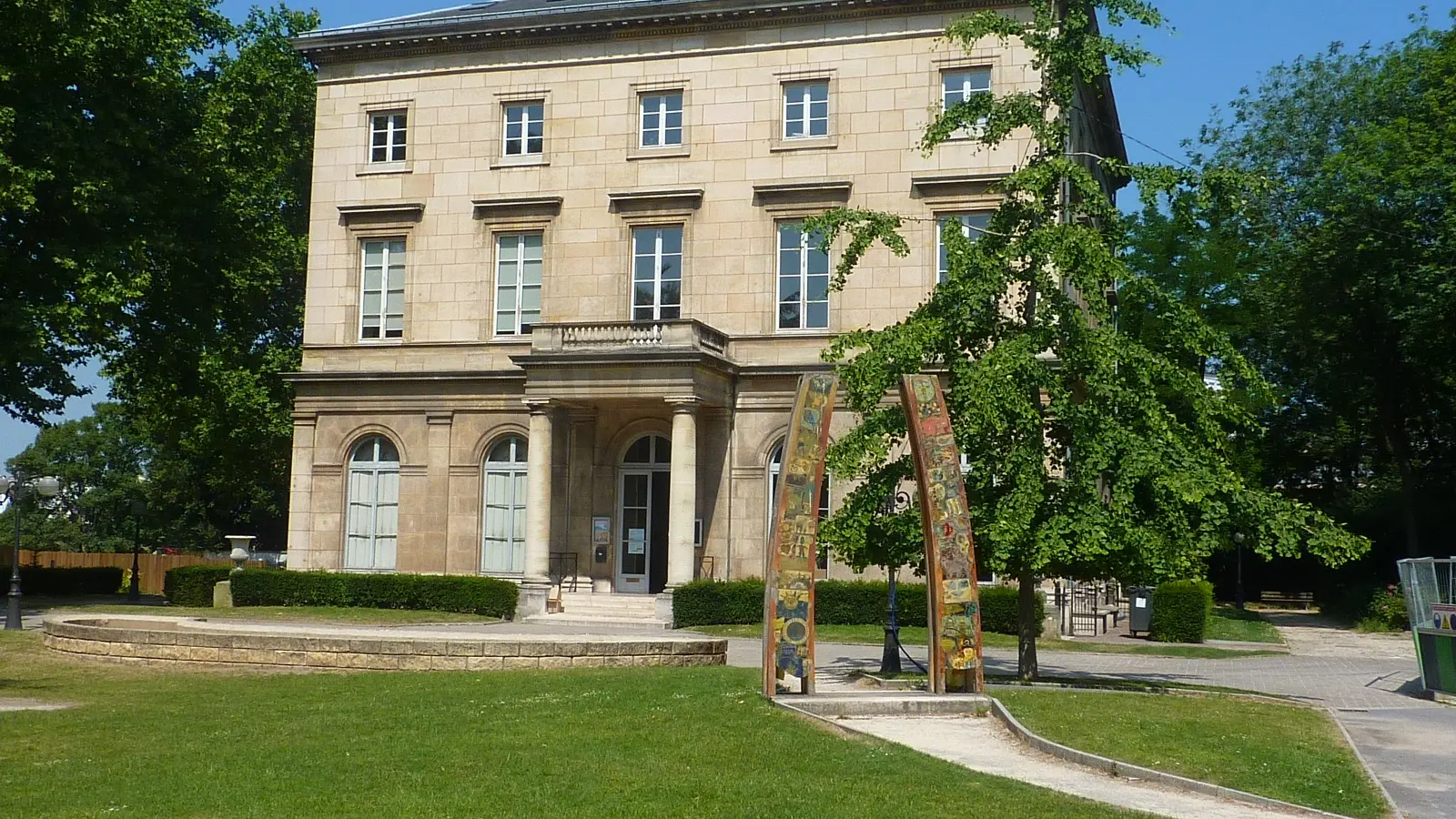 Chateau de Saint-Ouen, à l'entrée du Parc