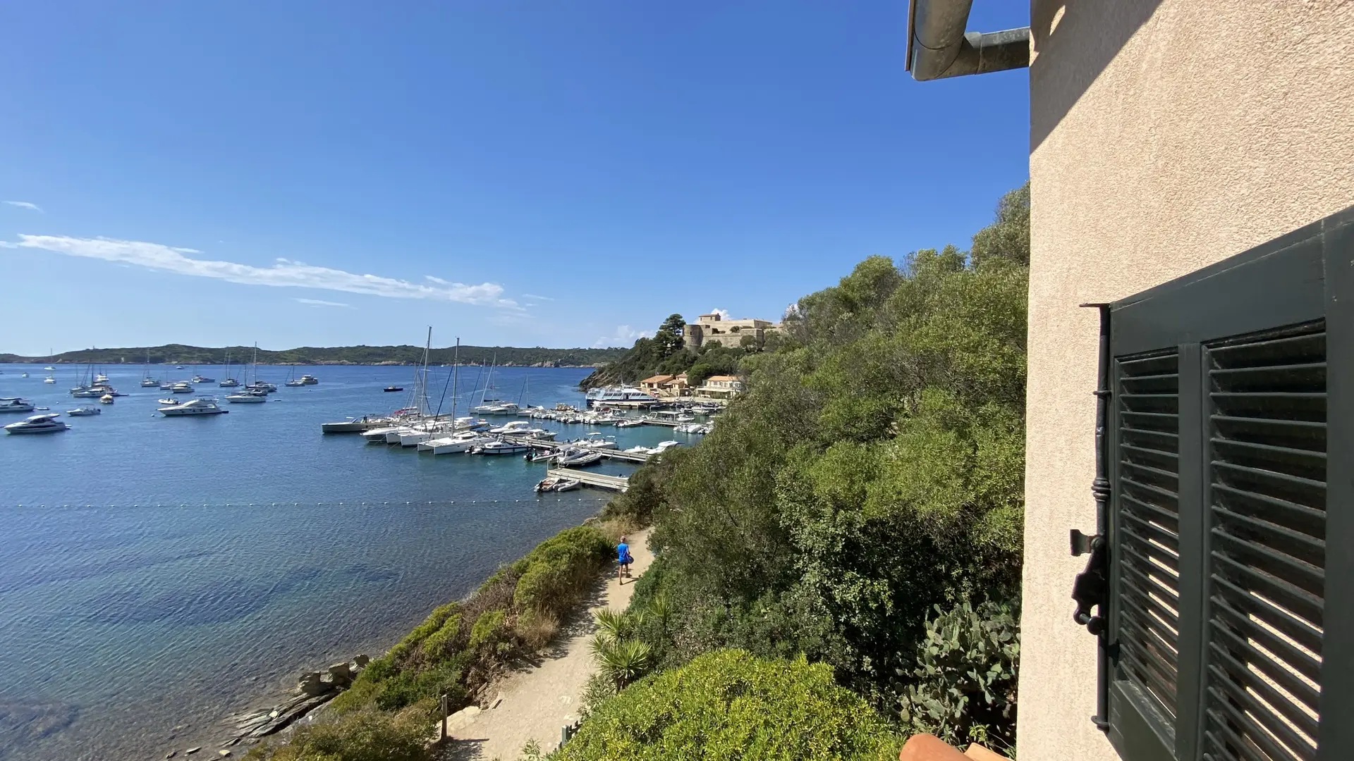 La vue depuis les fenêtre des chambres