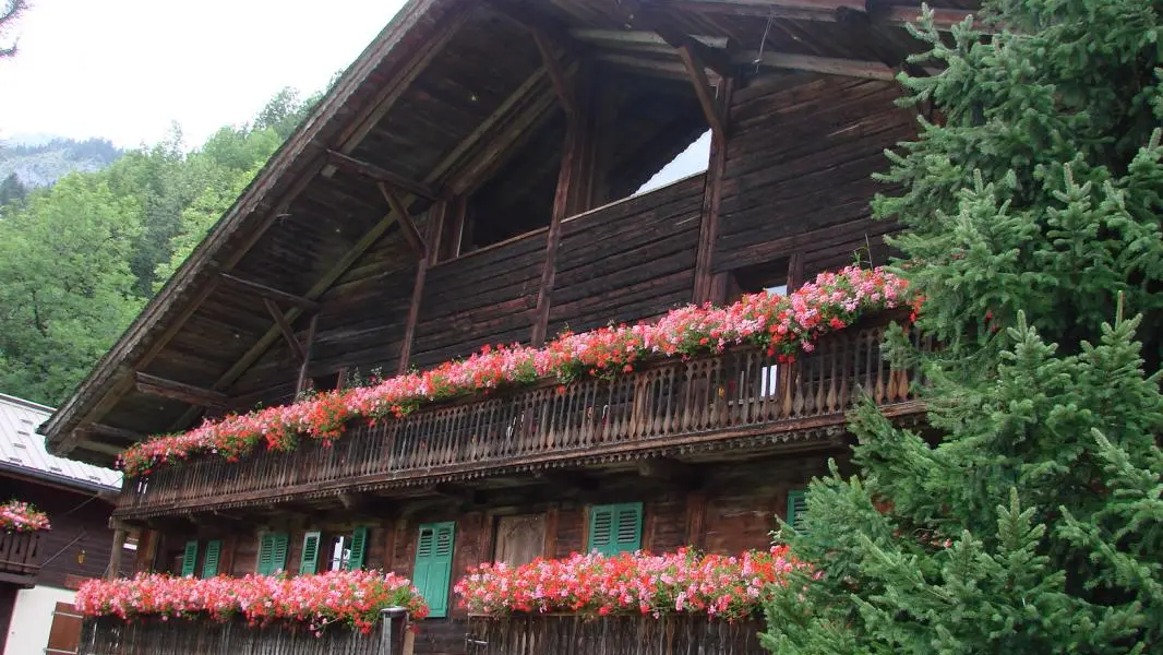 Photo touristique : la vallée d'Abondance et ses chalets magnifiques