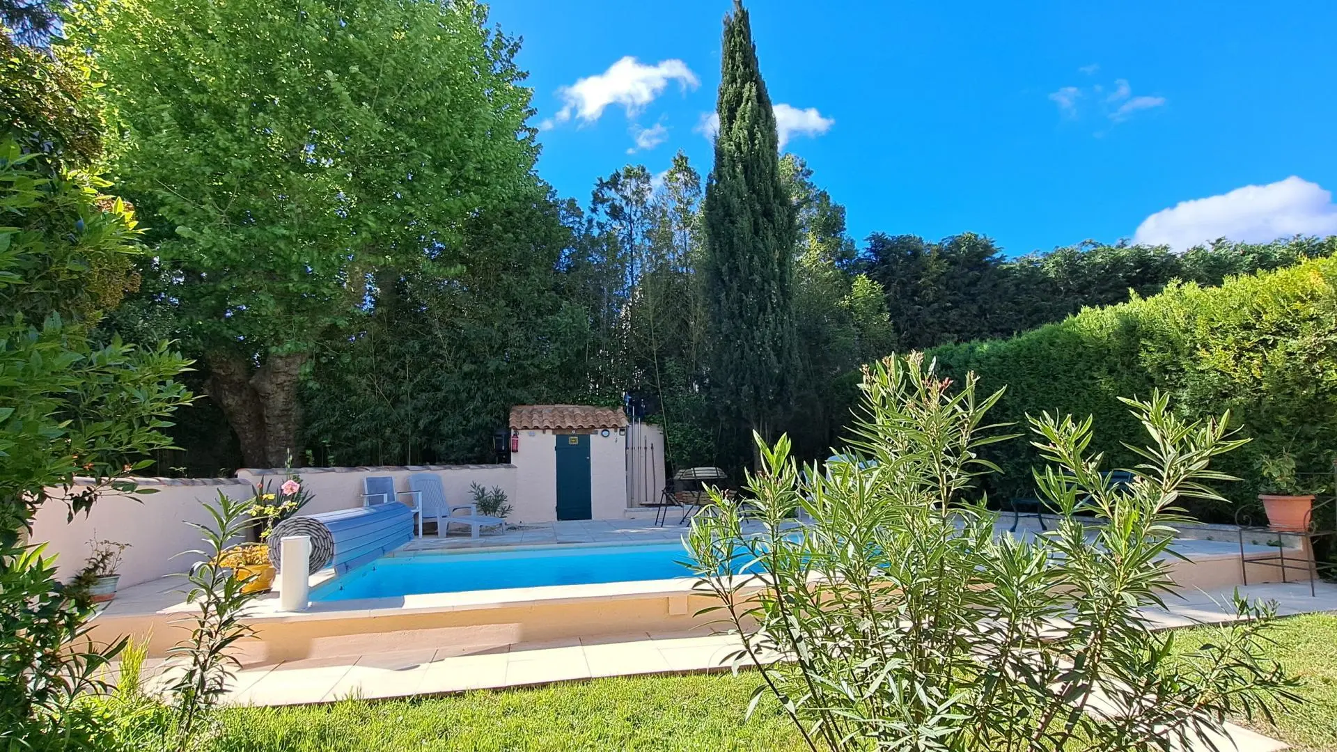 Paysage de la fenêtre Sud de l'Oustau dei Aucèus.