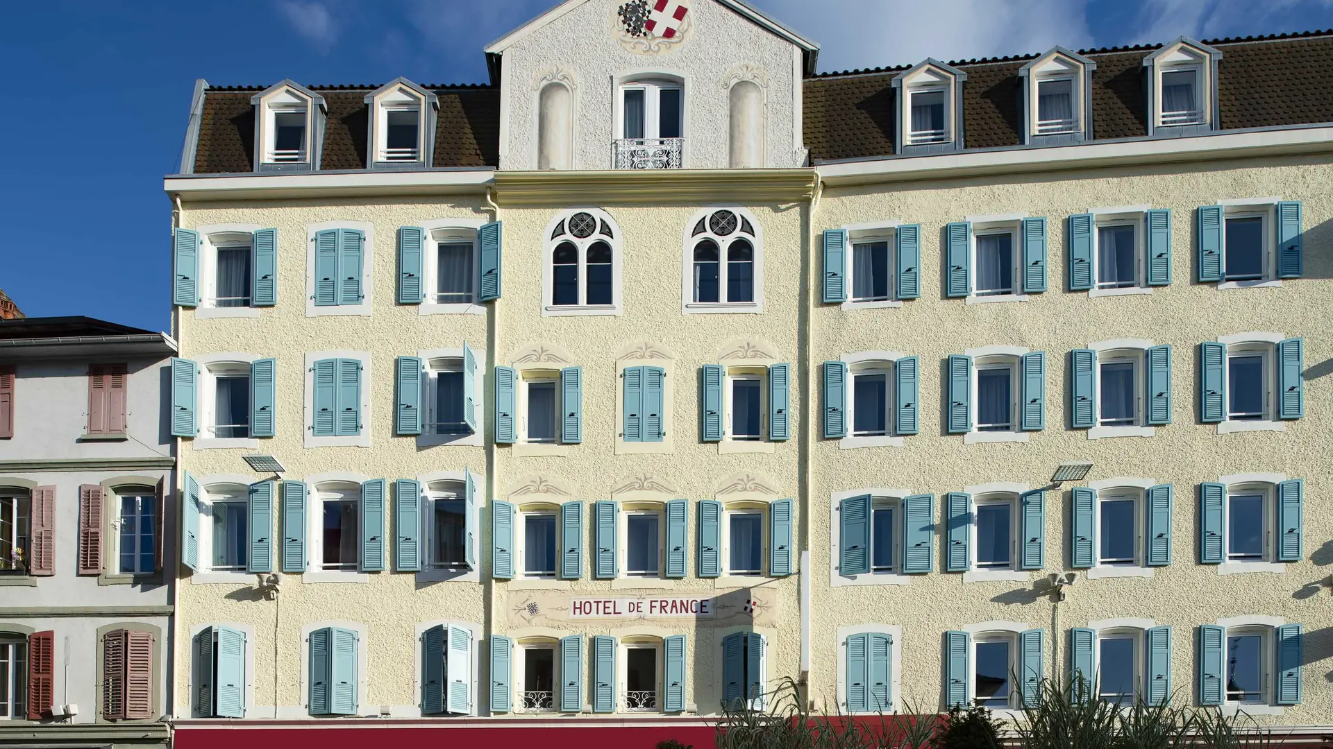 Façade