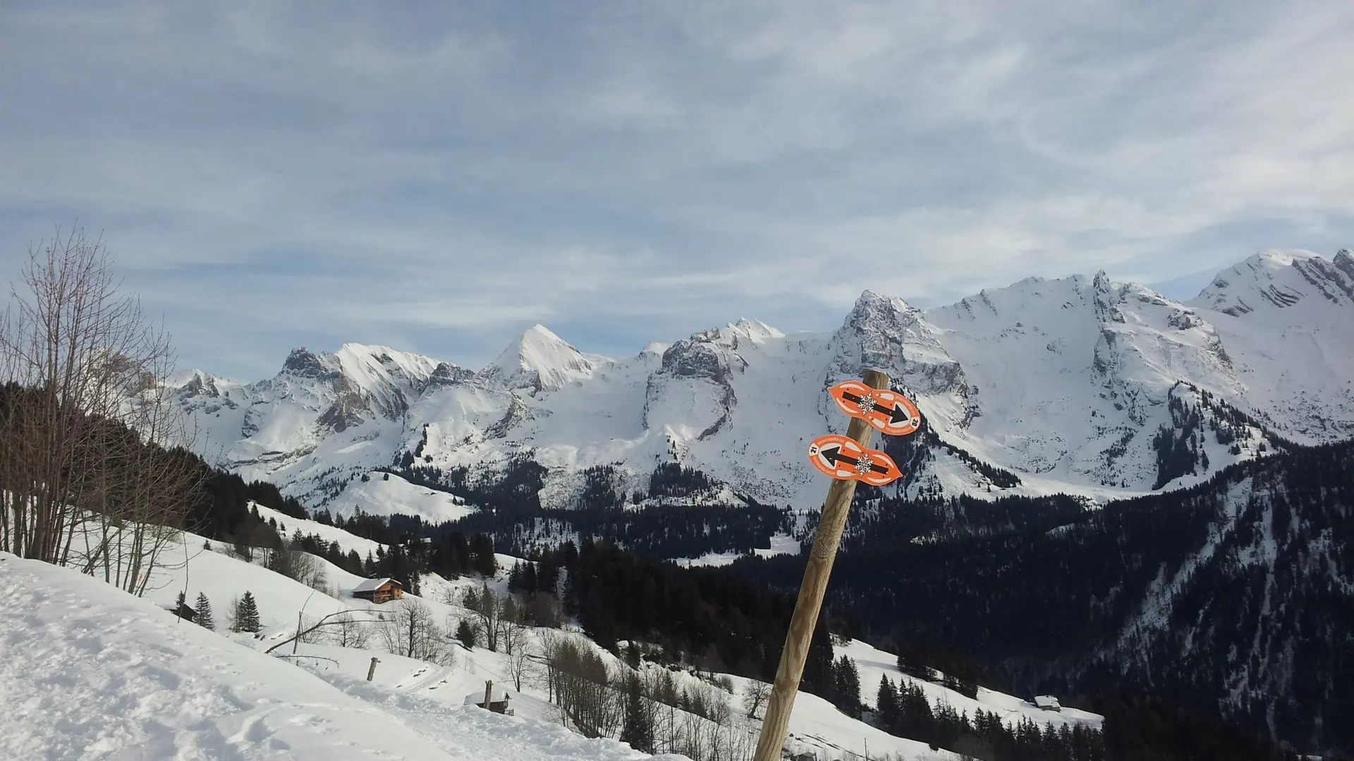 Sentiers raquettes 20 : le petit balcon des Aravis