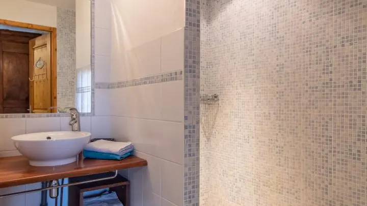 Salle d'eau chambre 1