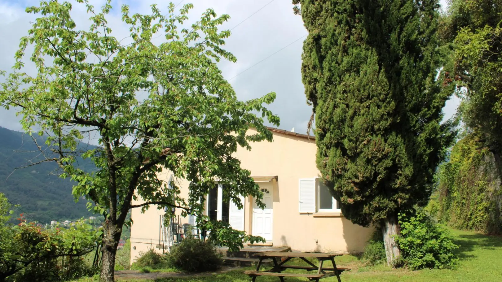Gîte Tranquille-Espace extérieur-Contes-Gîtes de France des Alpes-Maritimes