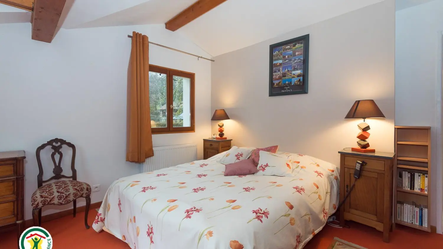 Chambre 1 : Suite avec sanitaires privatifs : s.d'eau-wc - literie modulable 2x80x190 ou 1 lit 160x190