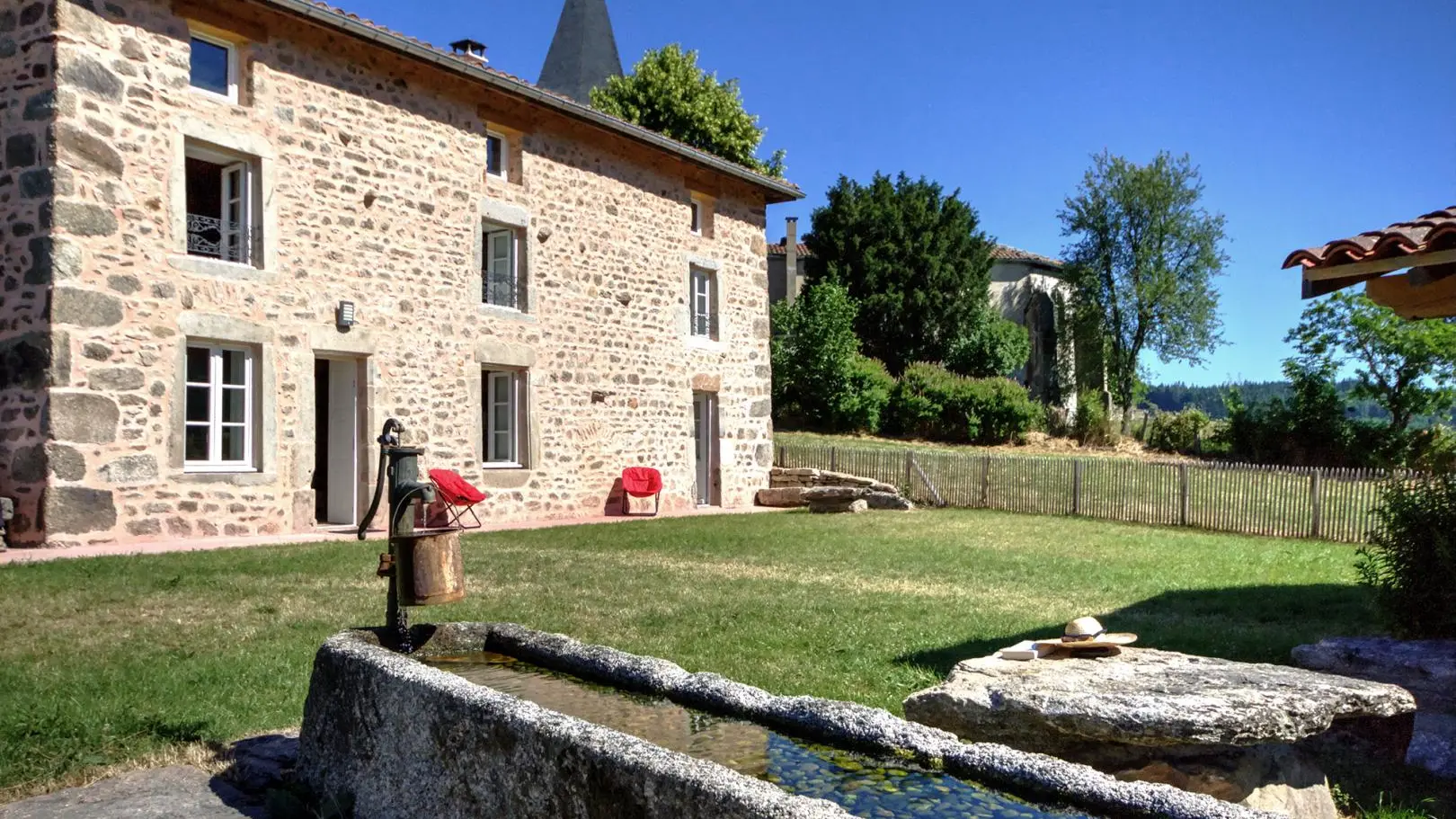 coin détente pour petits et grands près de la source