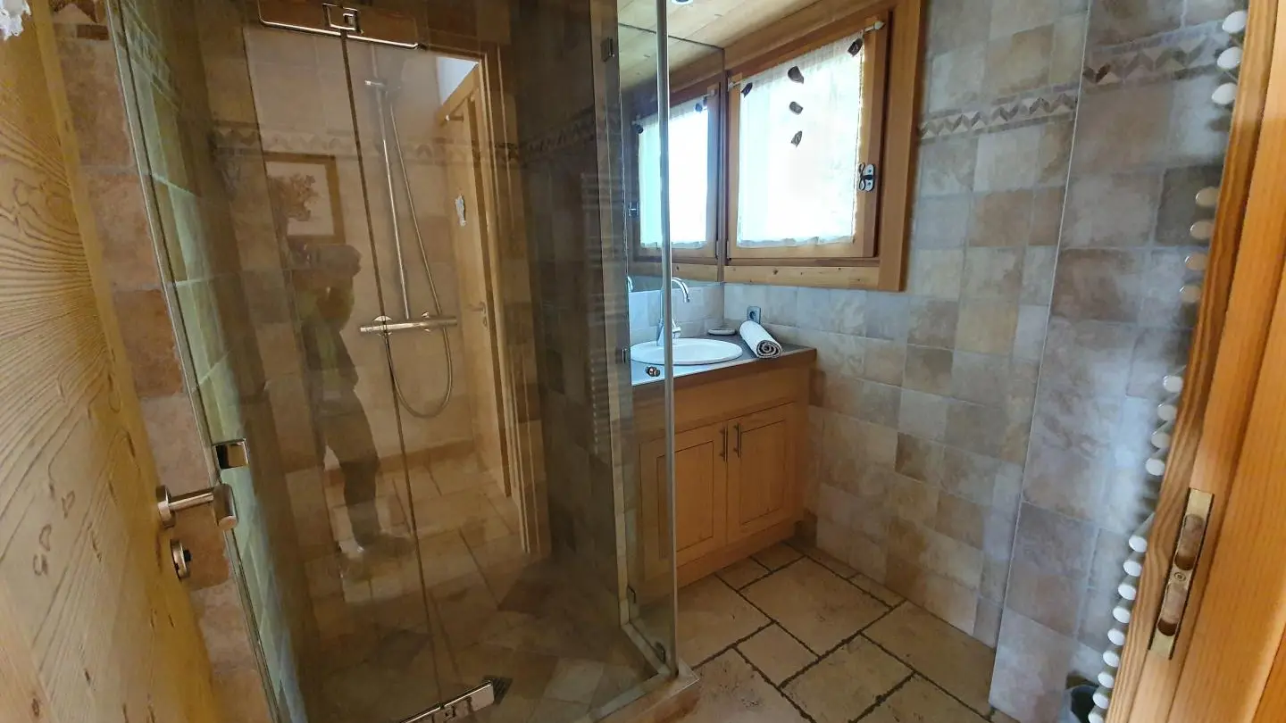 Salle de bain au rez de jardin