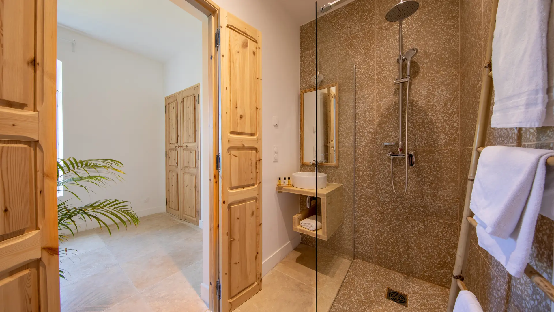 Chambre Familiale Sdb2