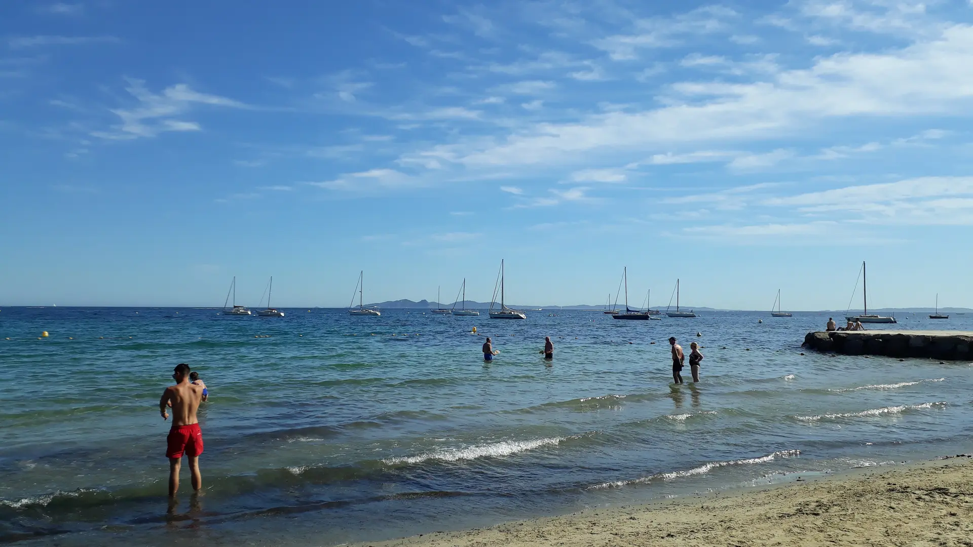 Ile de Porquerolles vue de la plage de l'Argentière