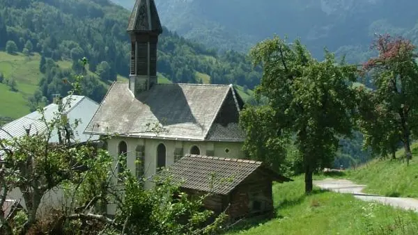 La chapelle et la Tournette