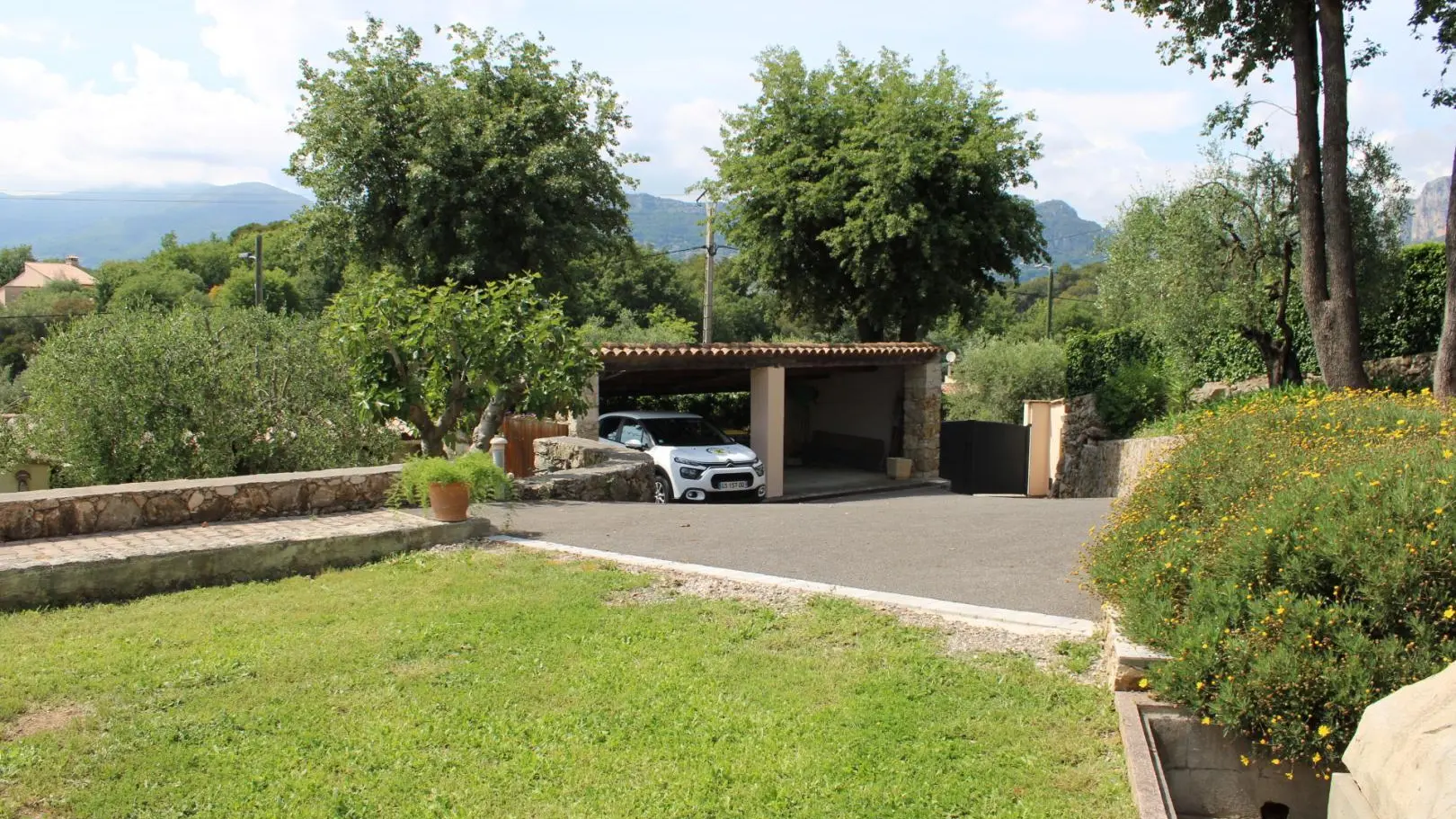 Villa reflets du sud- Abri voitures privé- Gîtes de France Alpes-Maritimes