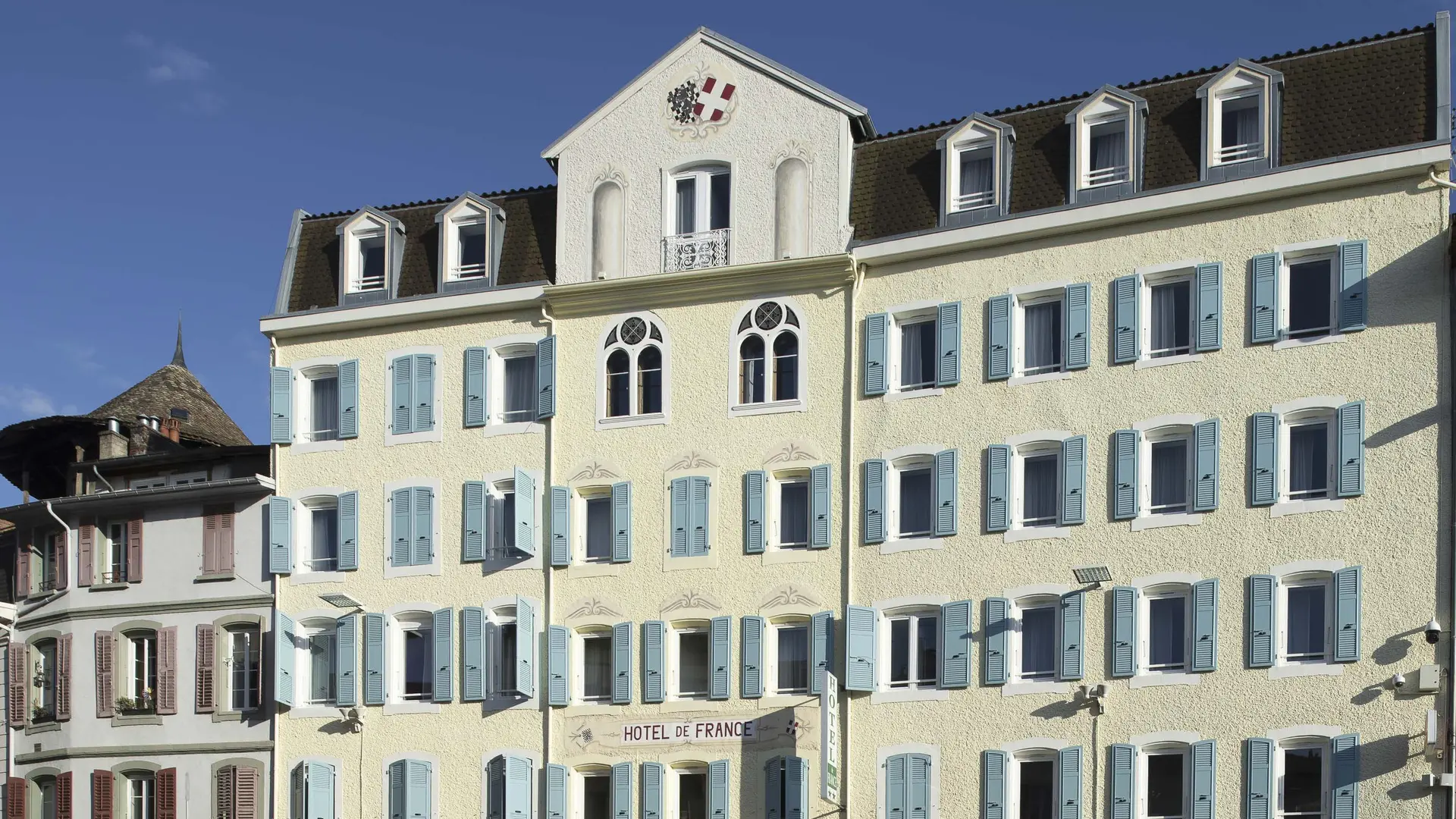 Façade