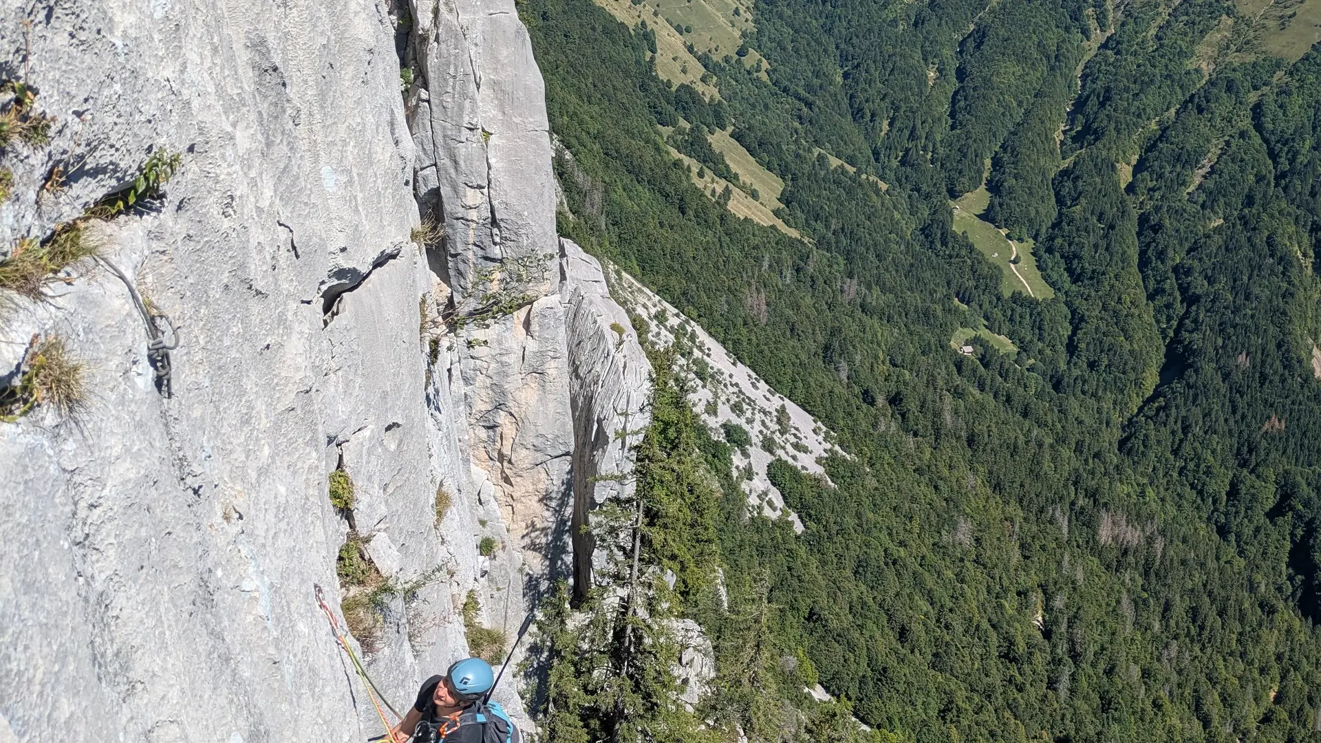Extasy 6b 250m Sappey, une des plus belles des Aravis
