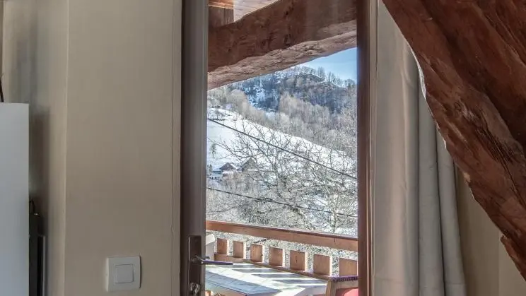 Accès balcon depuis espace TV