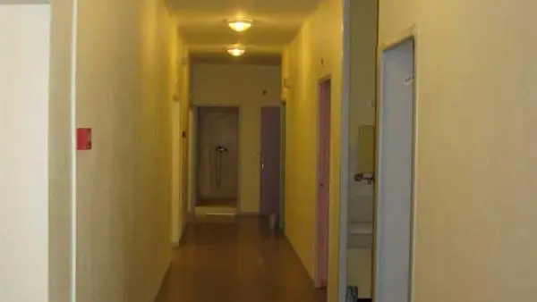 COULOIR ACCES CHAMBRE A L'ETAGE