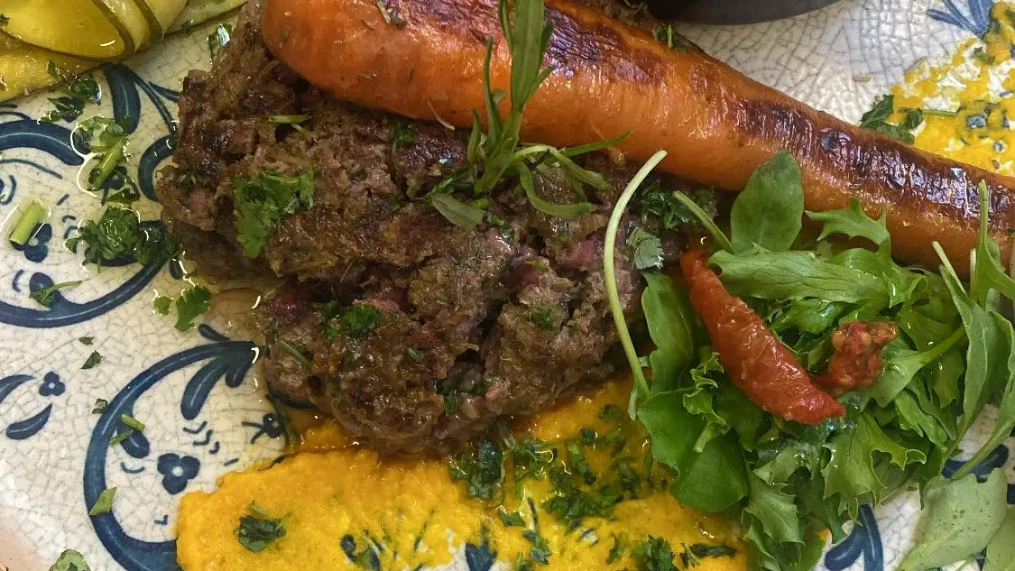 La mule Blanche Arles