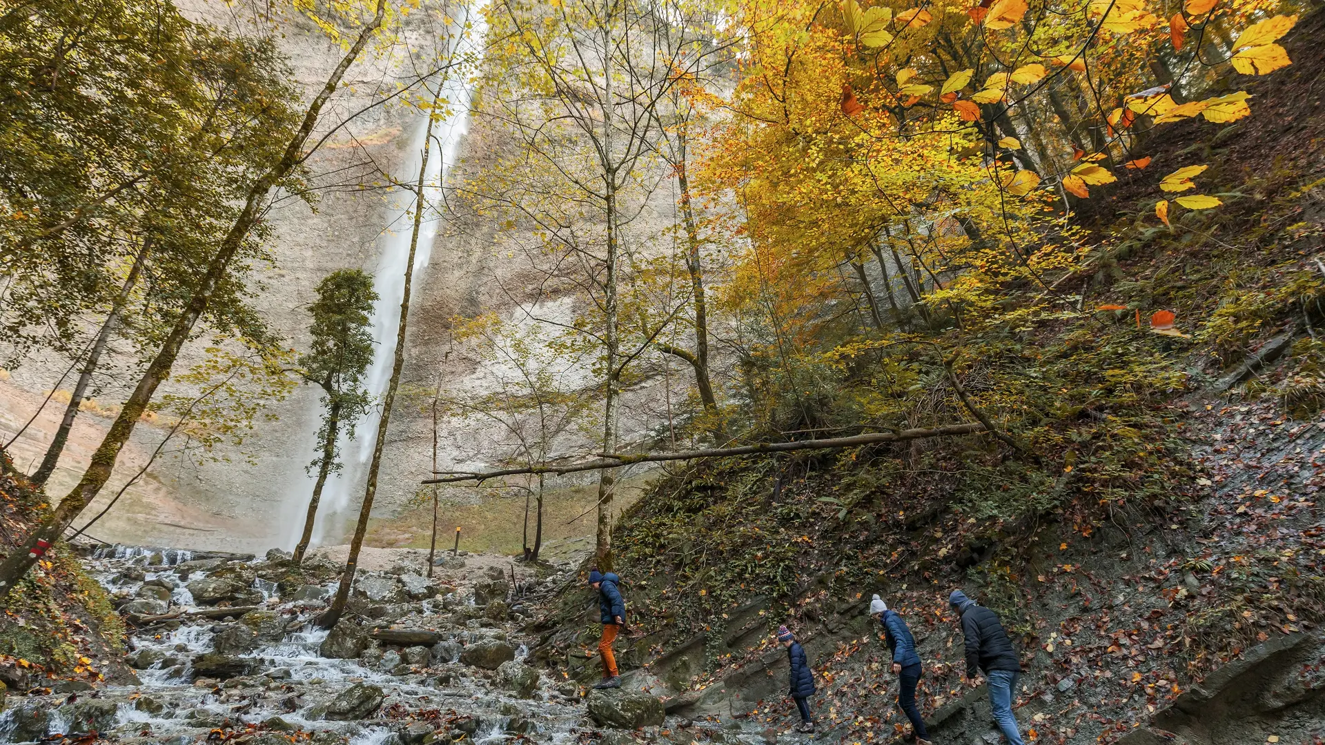 Cascade de la Pisserotte à l'automne