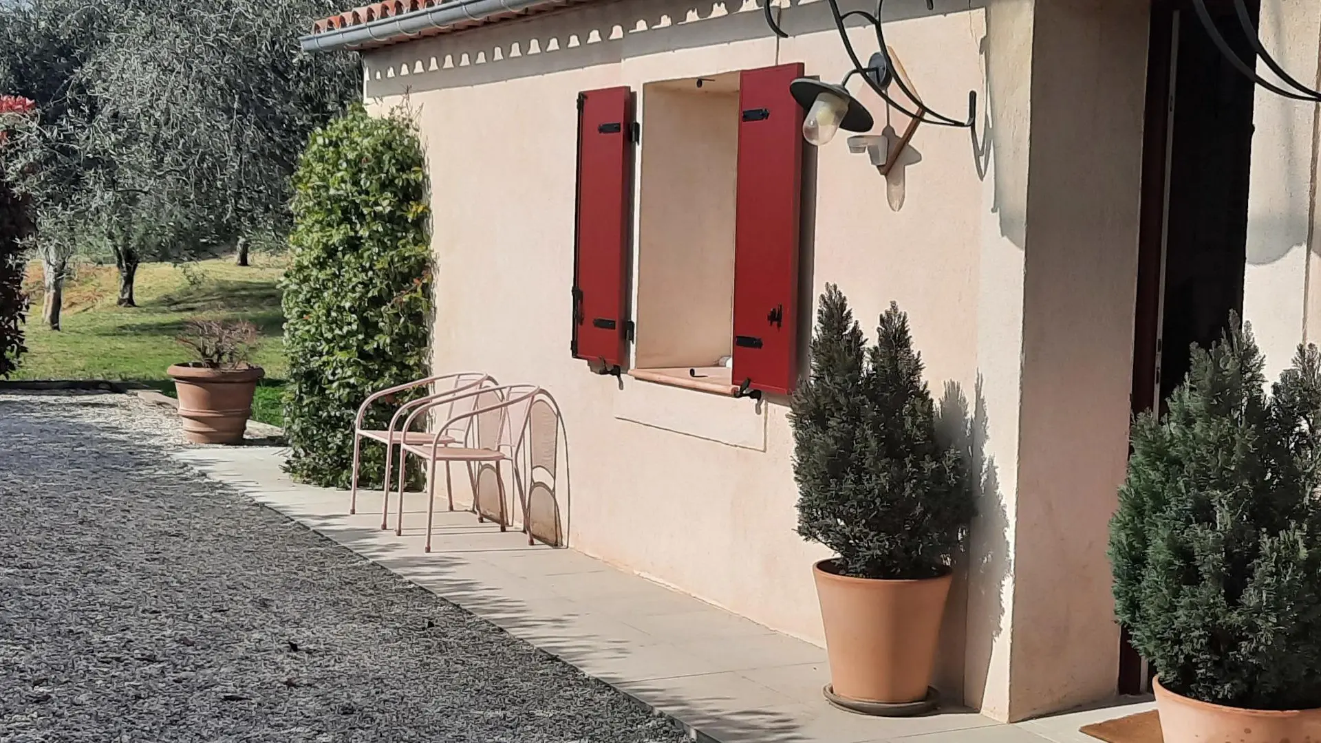 Entrée Gîte de la Colline - Olivier labellisé Gîtes de France Alpes-Maritimes à St Blaise