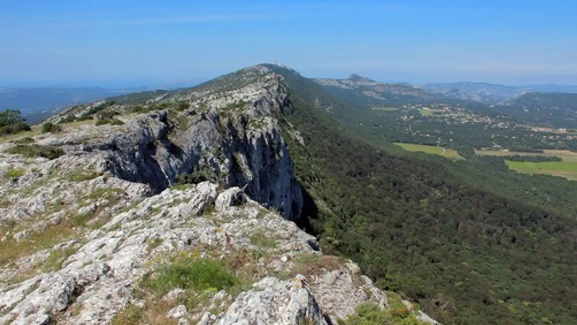 Le paysage depuis la chapelle de Saint-Pilon