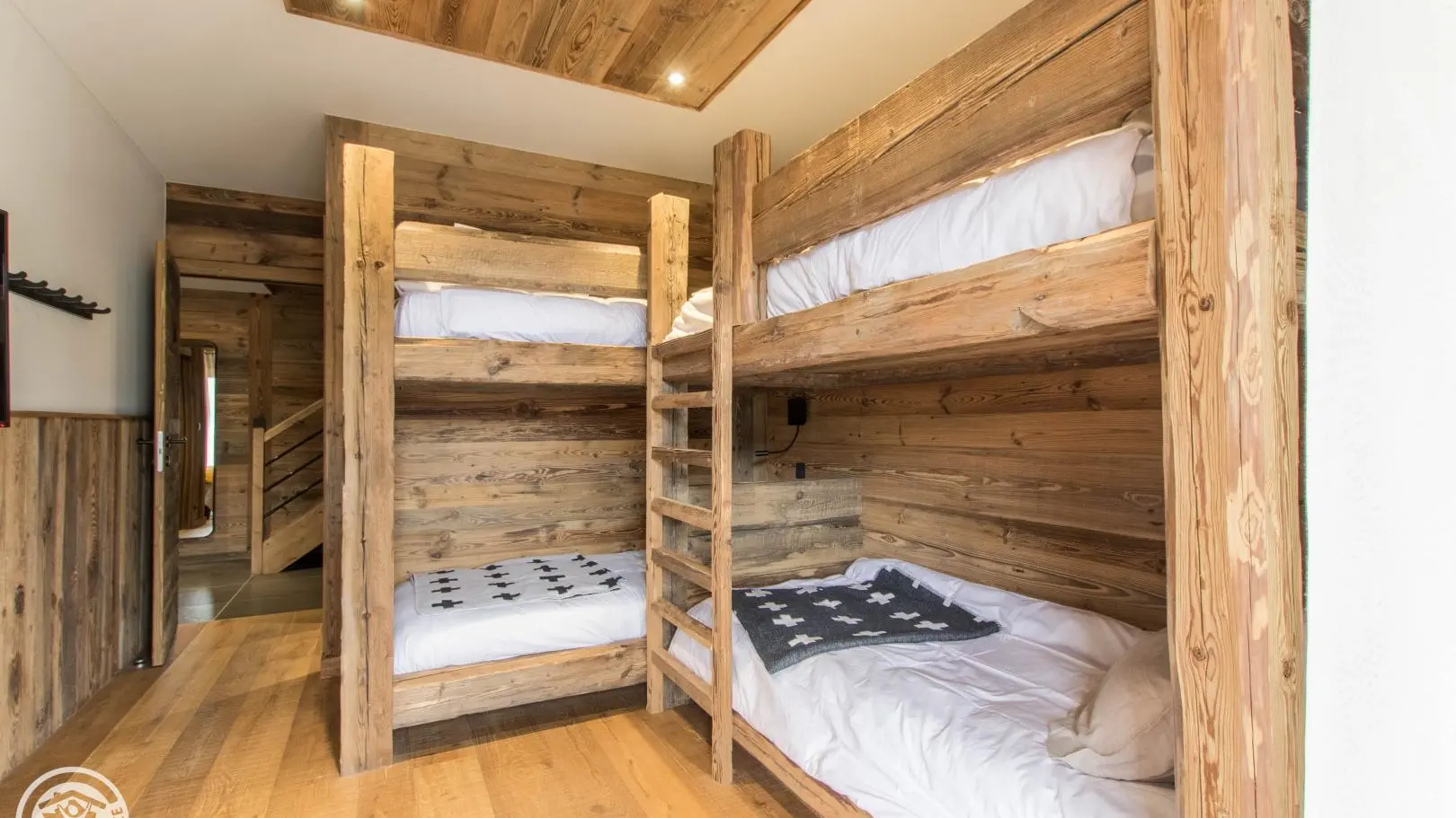 chambre avec 4 lits 90*200 superposés pour enfant >5ans ou adultes