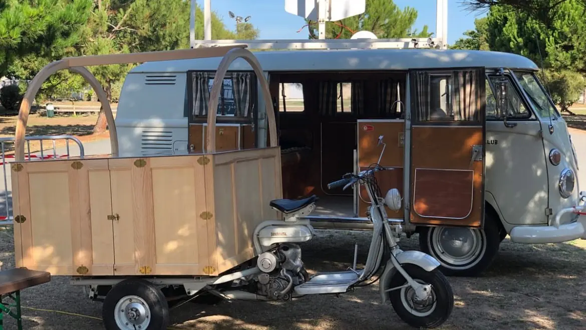 Van et tricycle à moteur