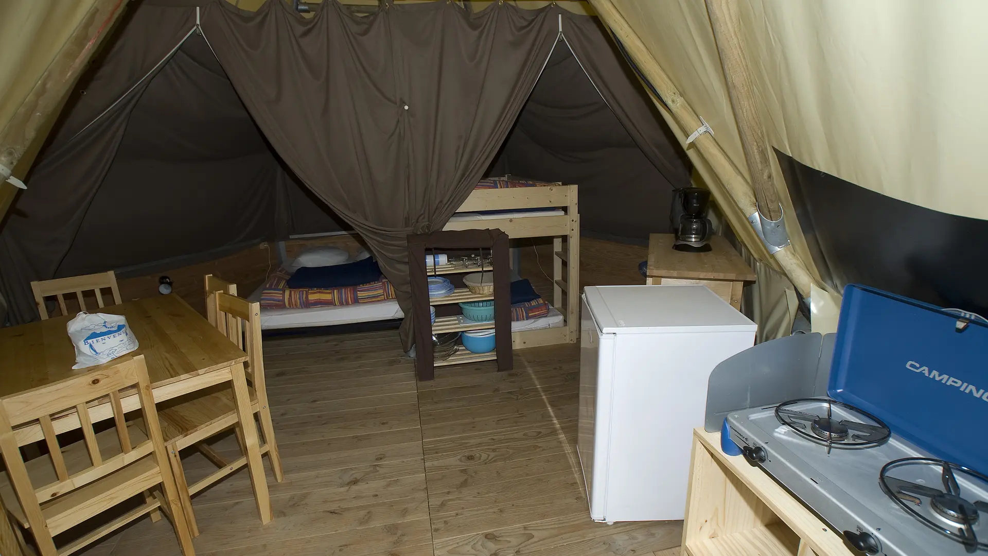 intérieur tipi