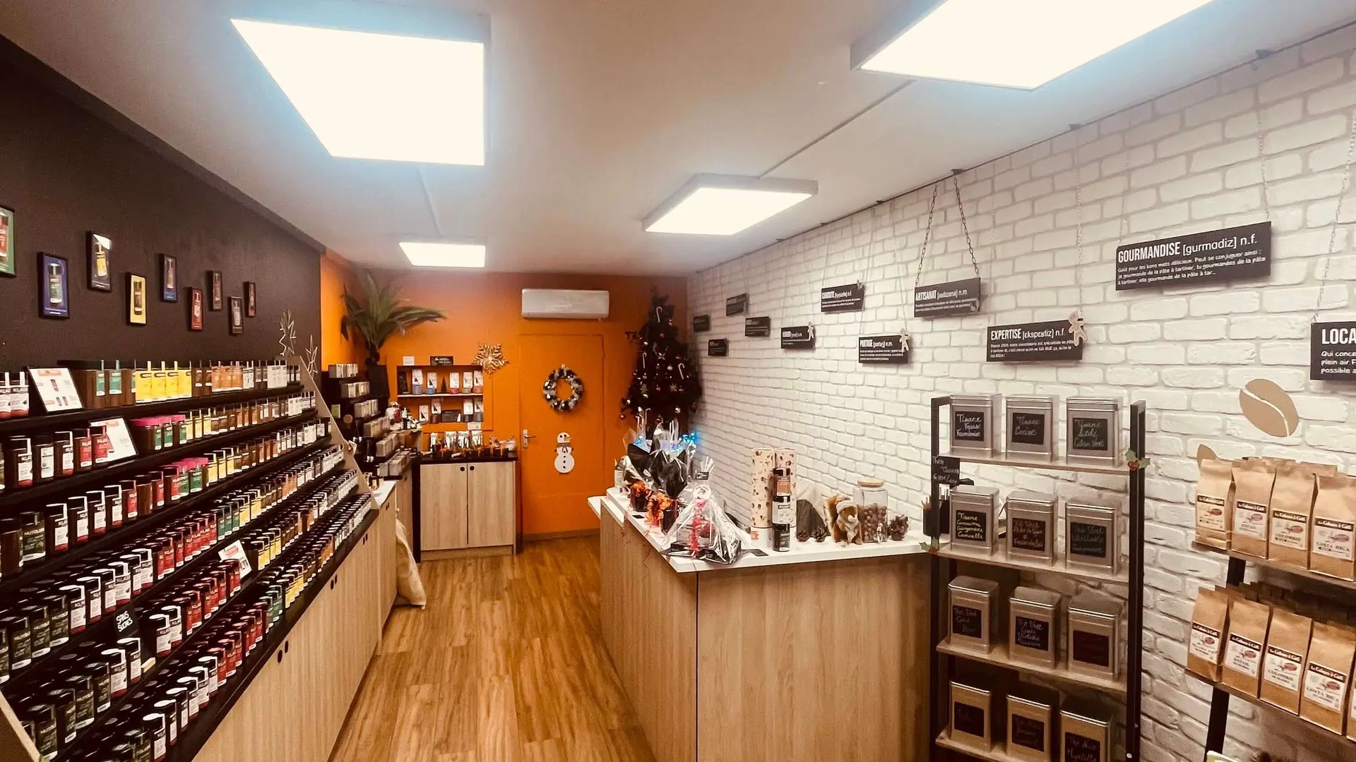 L'intérieur de la boutique de Roanne